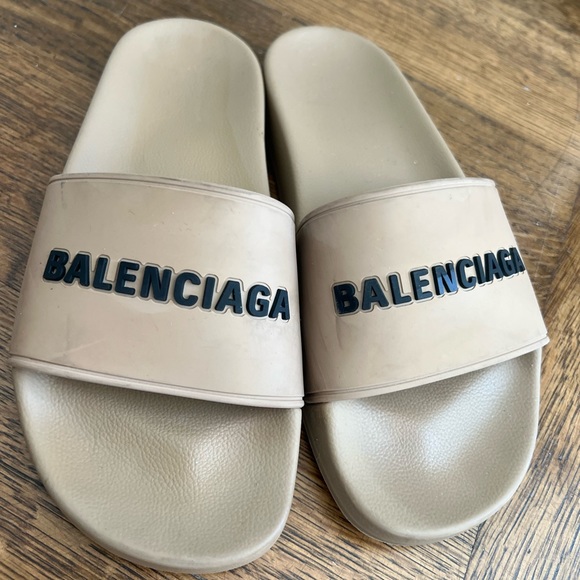 Genuine BALENCIAGA slides good condition!!! - Picture 3 of 6